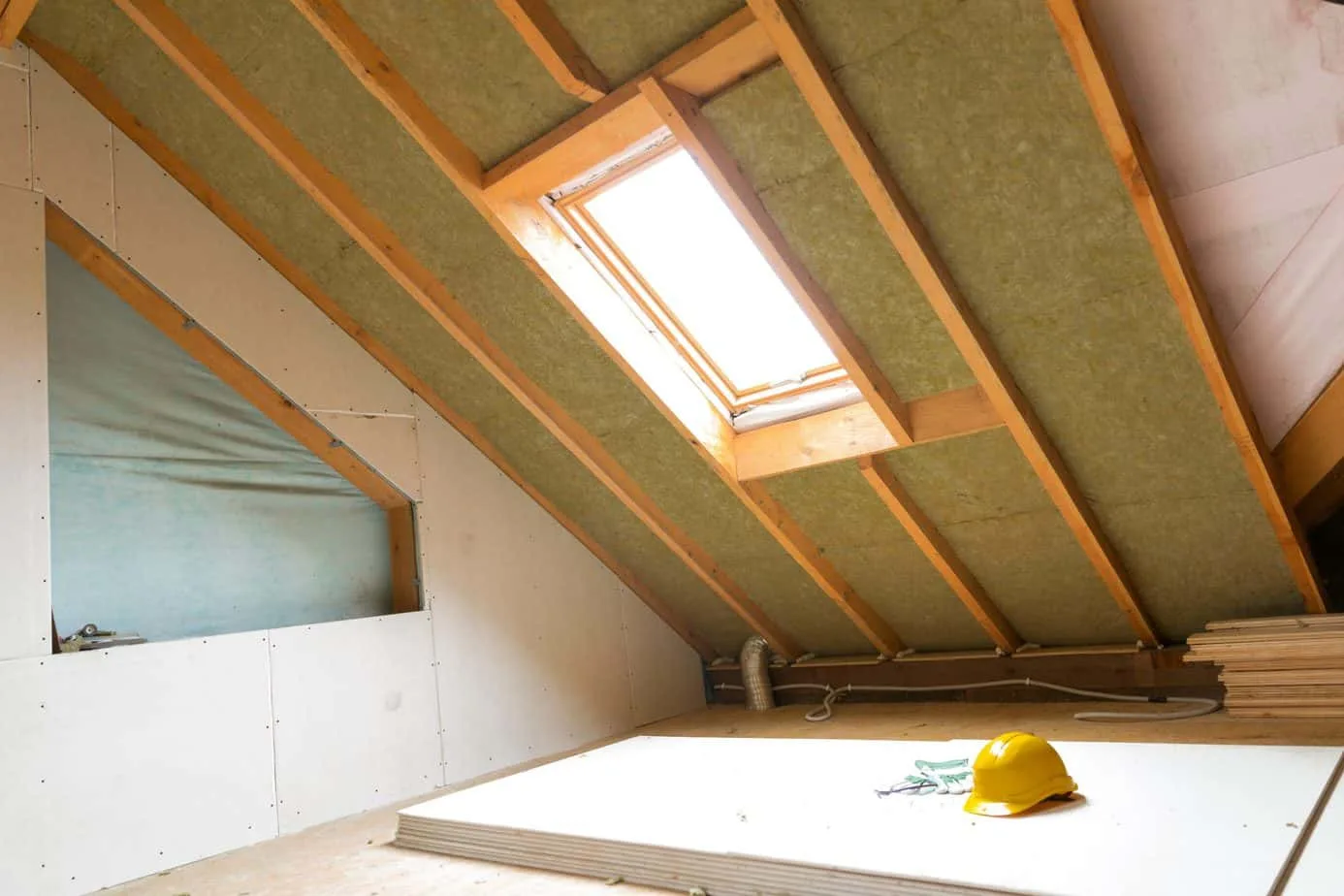 should attic walls be insulated
