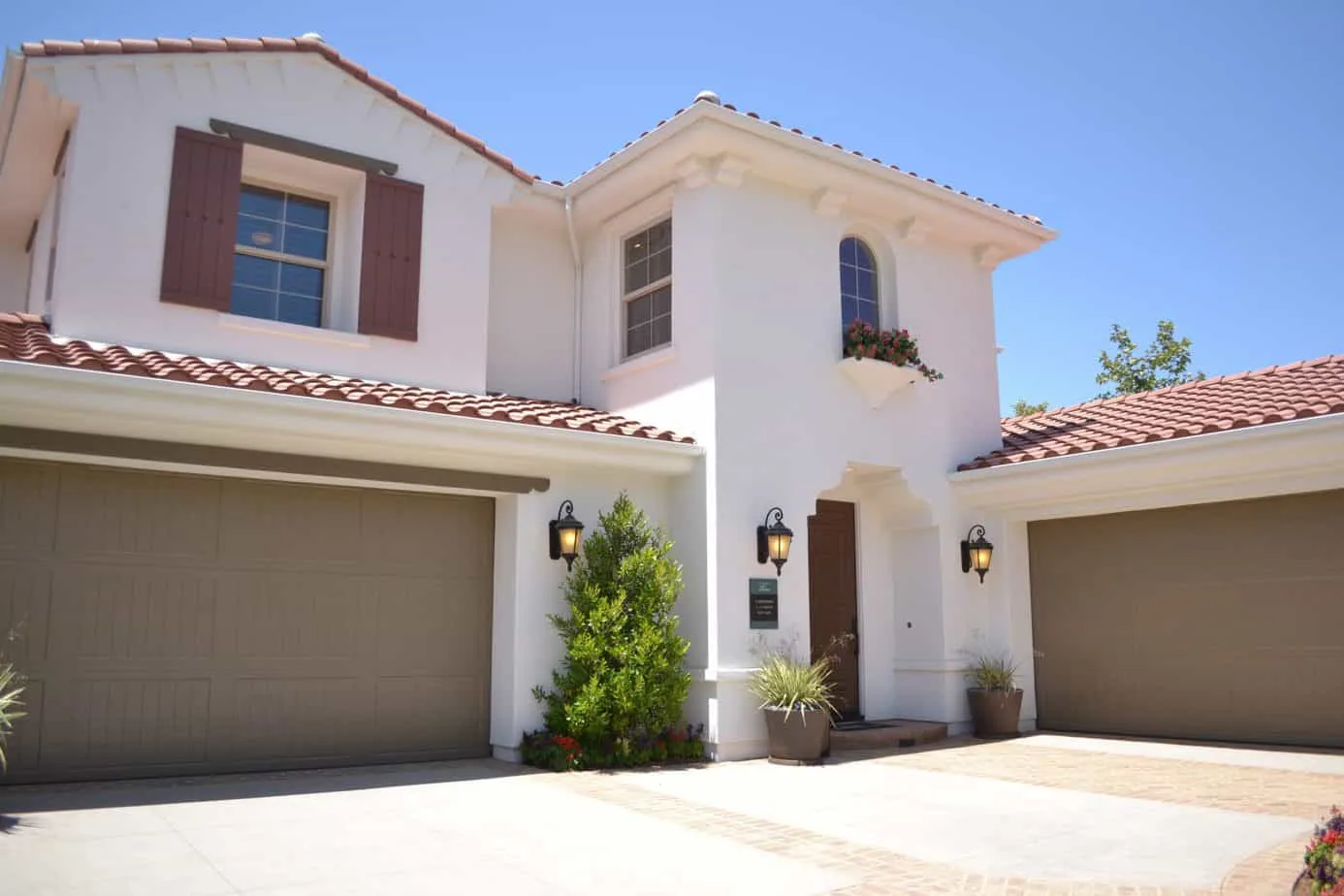Do Duplexes Have Garages