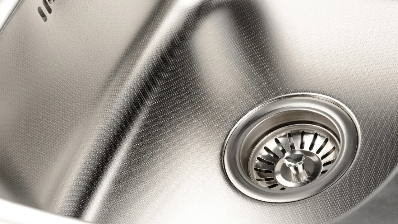 Do New Kitchen Sinks Come With Drains