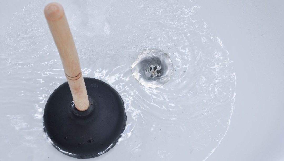 5 Reasons Your Bathtub Won’t Drain & 8 Ways To Fix It Best Home Fixer